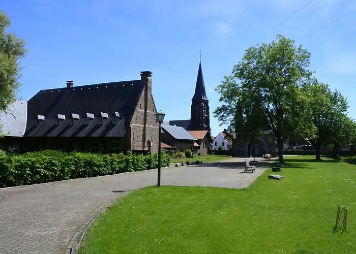 Kasteelhoeve Borgharen - Bed & Breakfast *