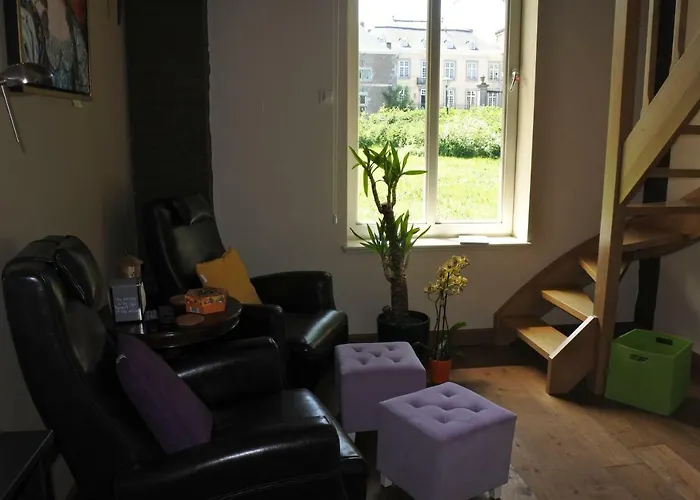 Kasteelhoeve Borgharen - * Maastricht